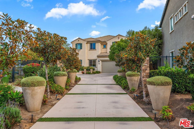 8304 Mariposa Ct