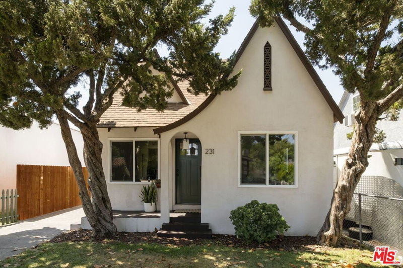 231 Cedar Ave