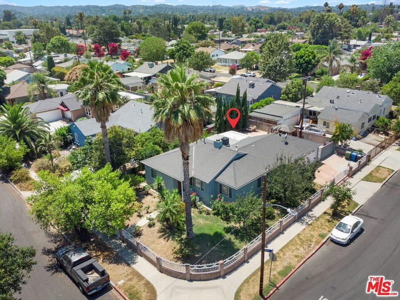 6529 Amigo Ave