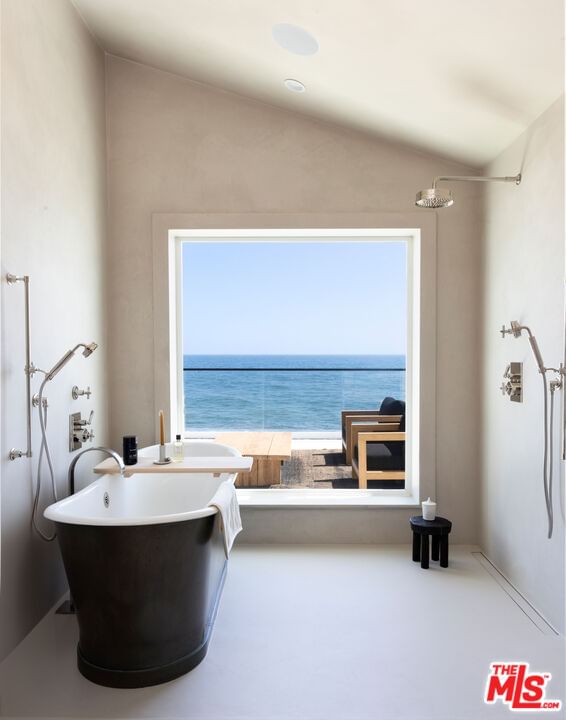 Malibu Colony photo 12