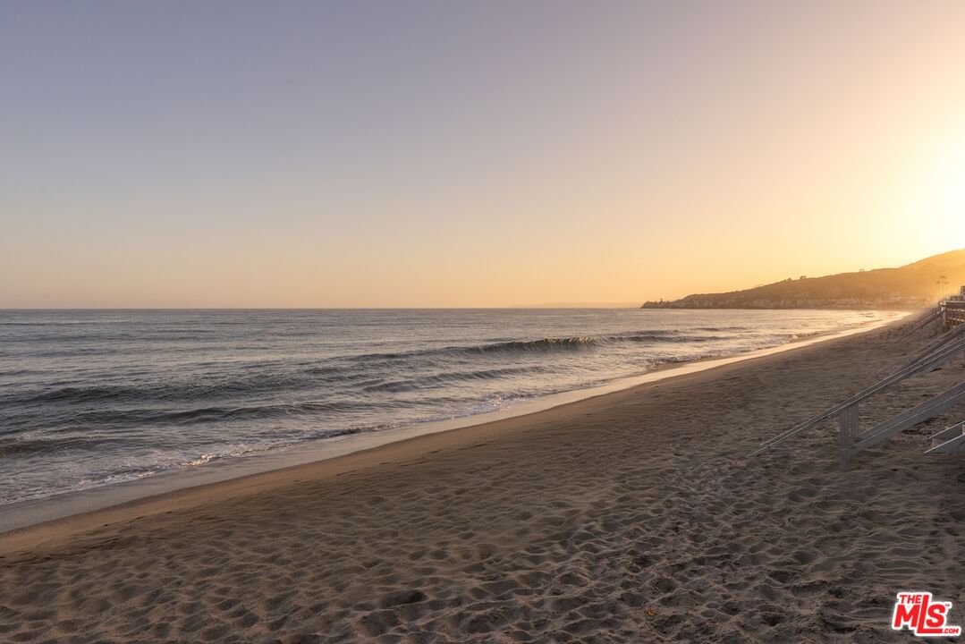 Malibu Colony photo 16