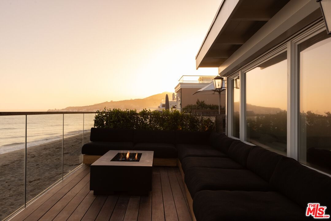 Malibu Colony photo 17
