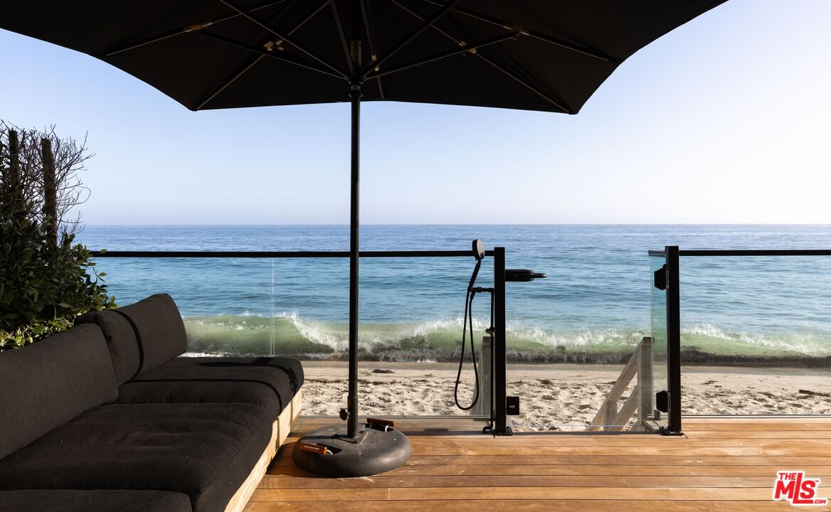 Malibu Colony photo 18