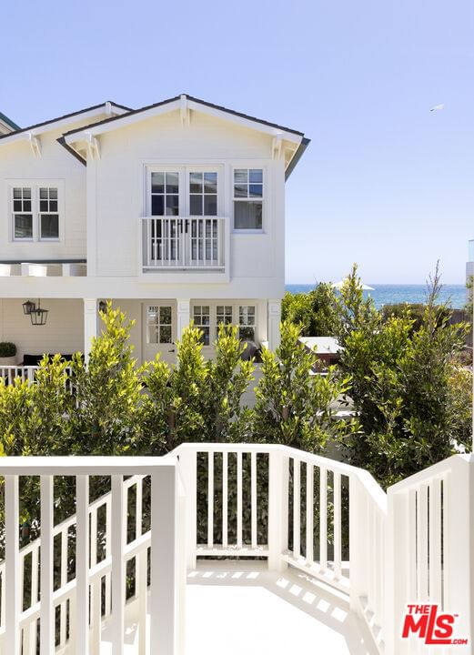 Malibu Colony photo 21