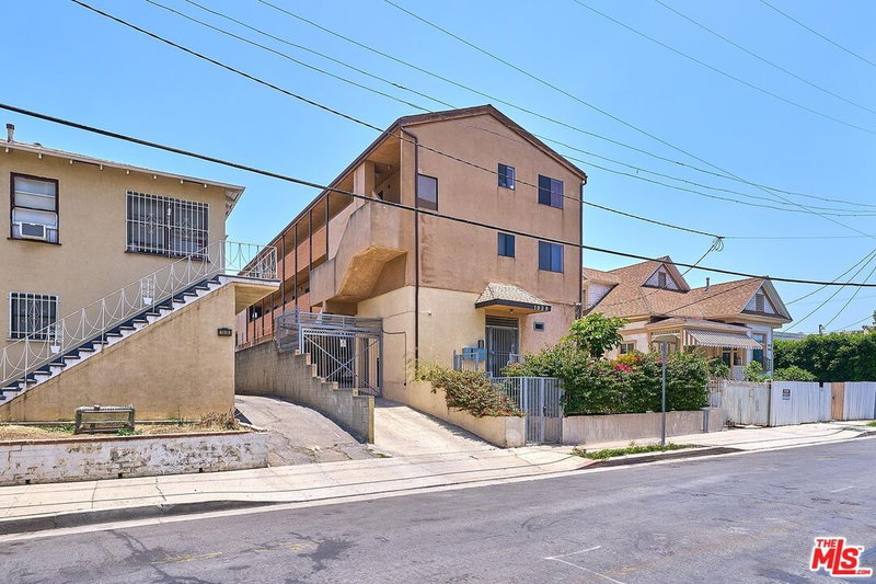 1038 Dewey Ave