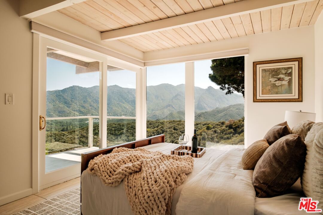 Mulholland photo 21