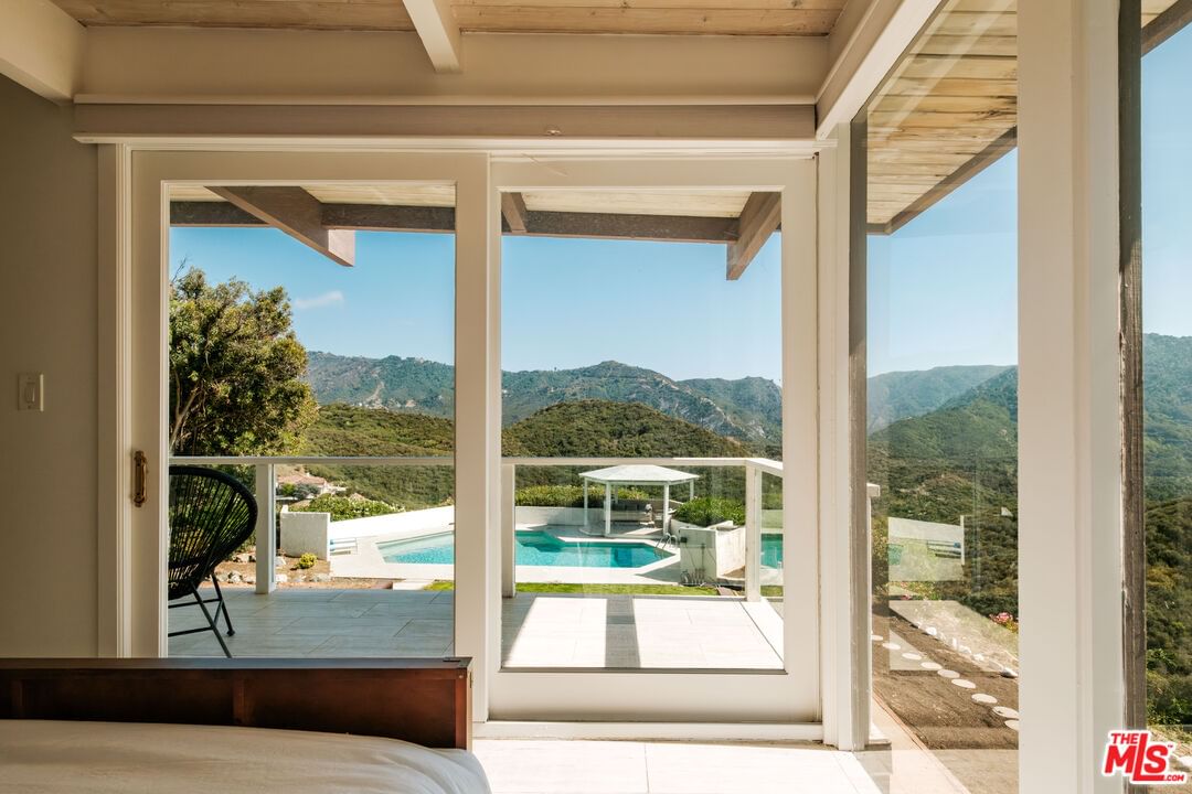 Mulholland photo 25