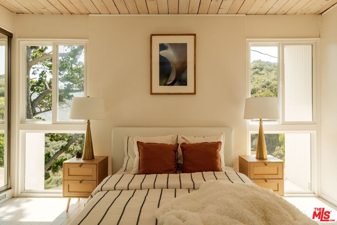 Mulholland photo 40