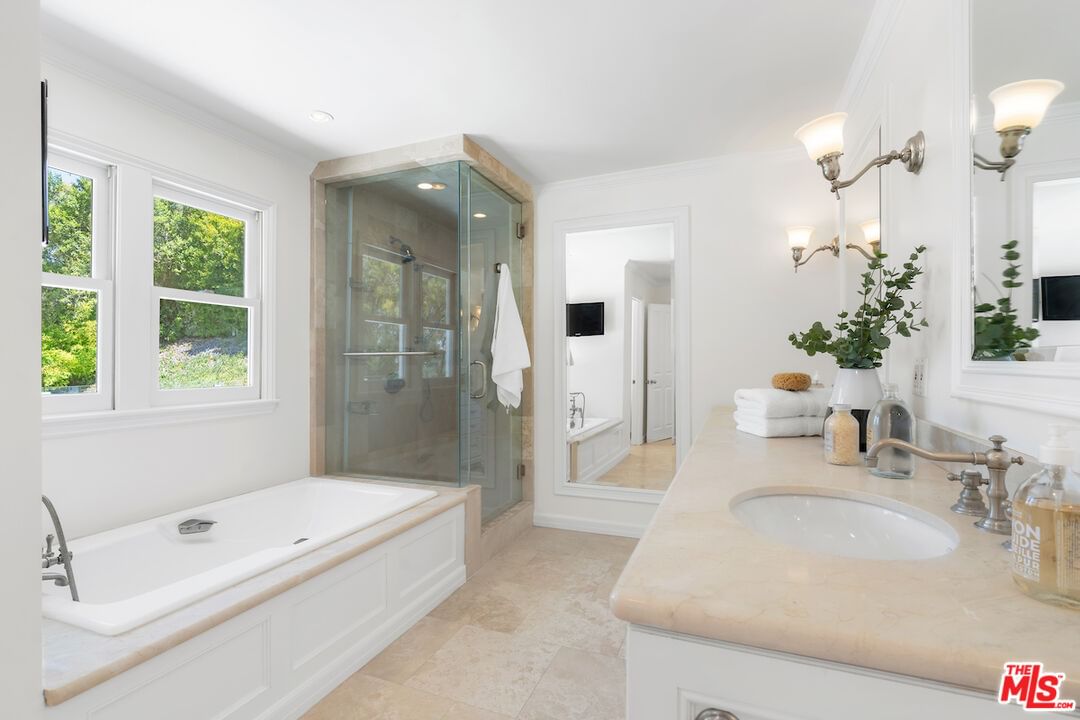 Toppington photo 14