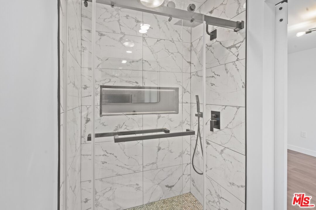 7th photo 15