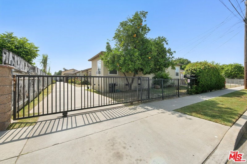 2458 Tamora Ave
