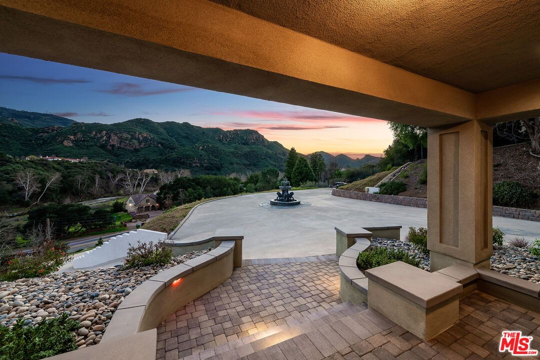 Mulholland photo 22