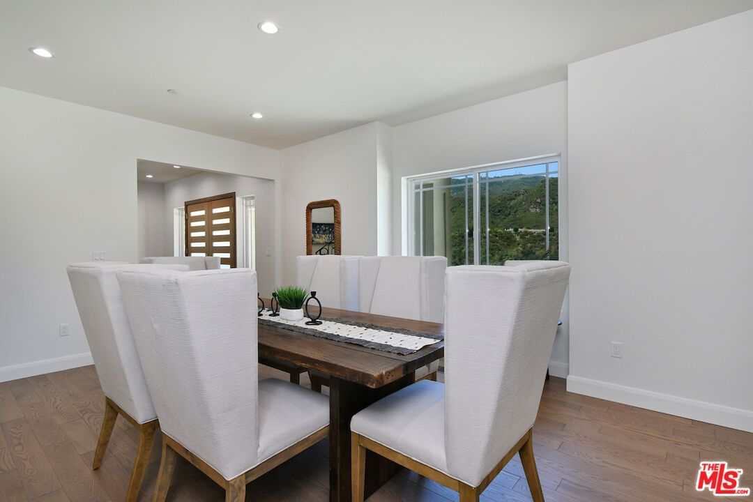 Mulholland photo 33