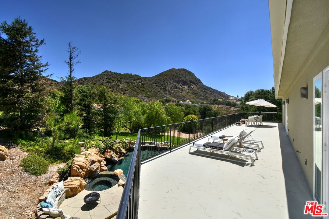 Mulholland photo 40