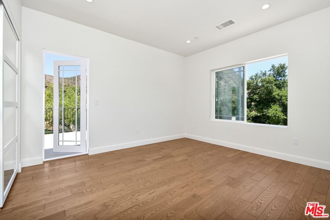 Mulholland photo 48