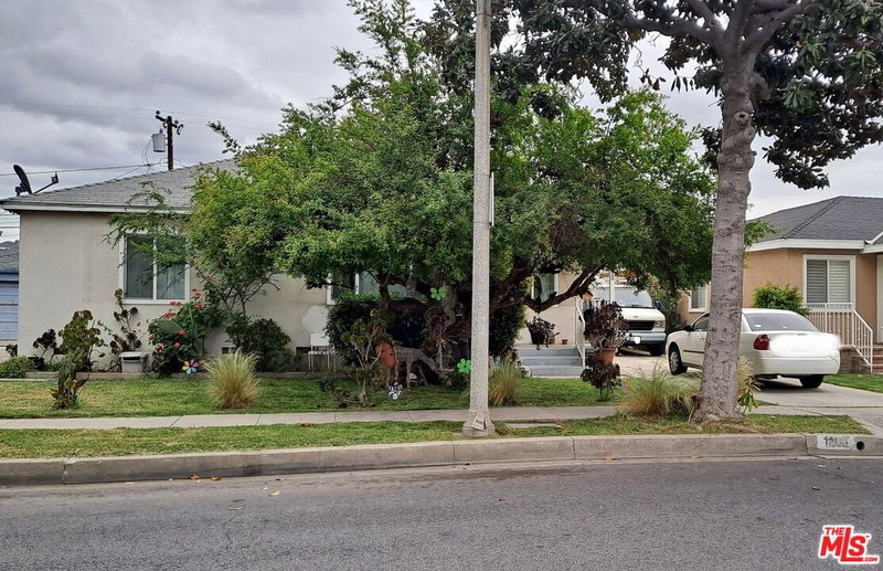 1108 Vega St