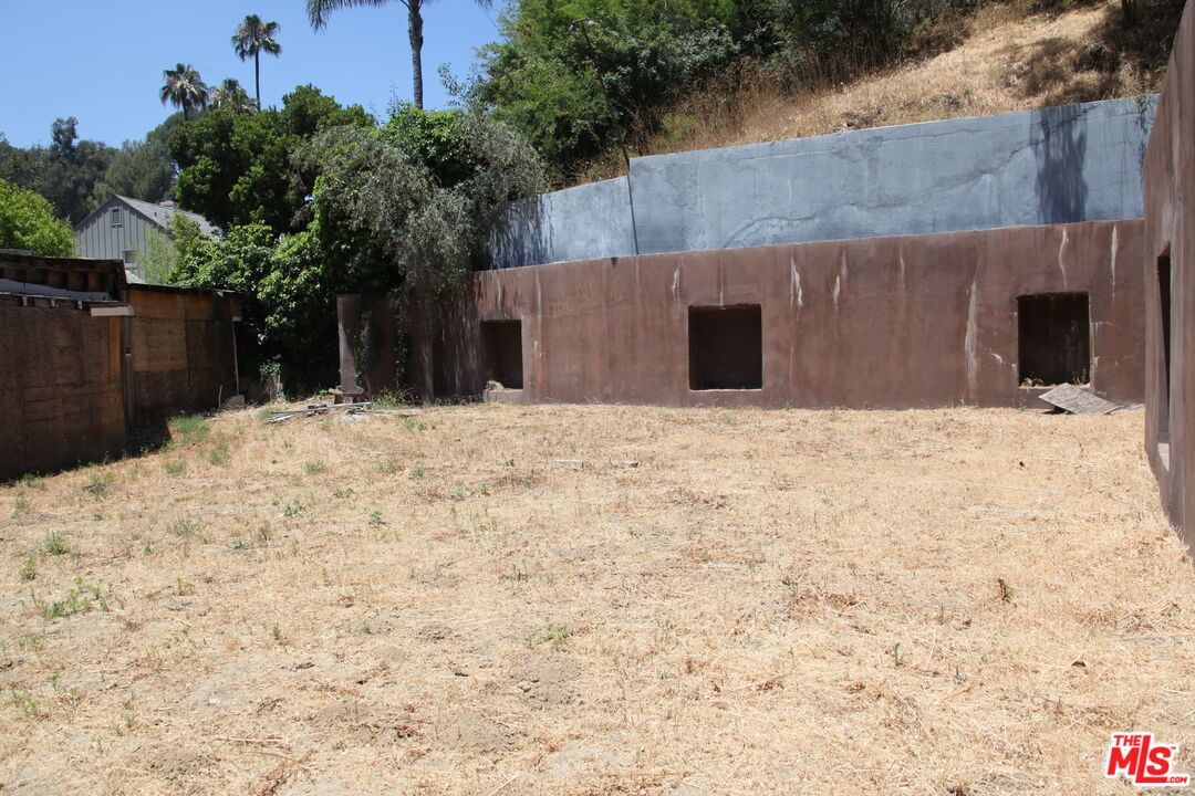 Benedict Canyon photo 15