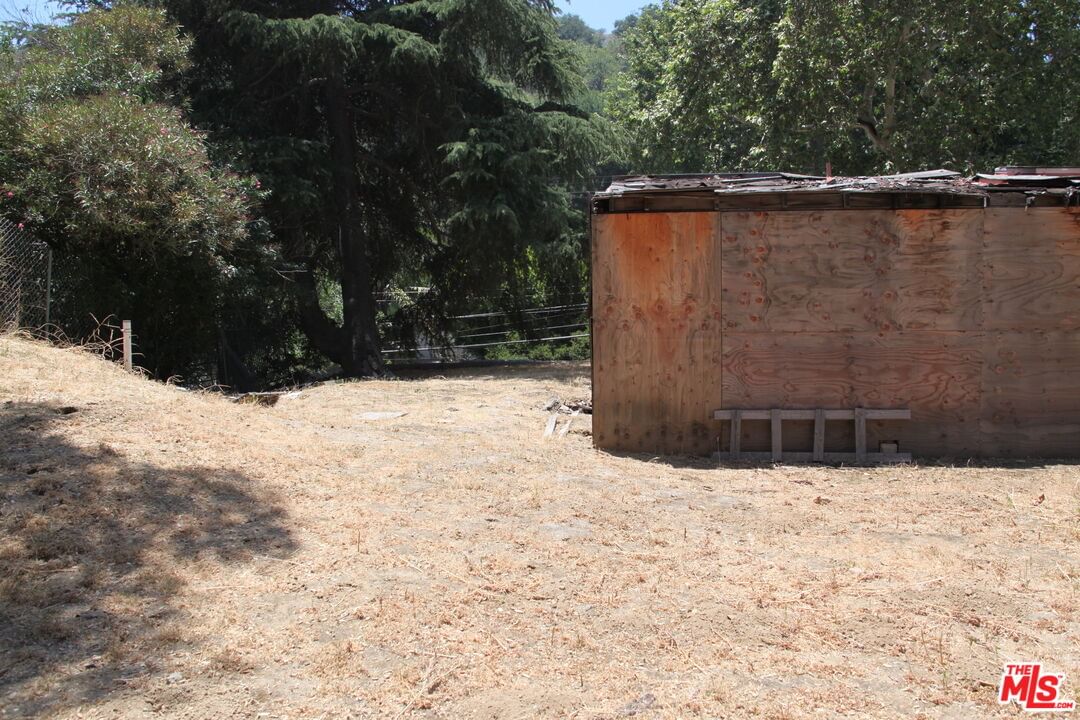 Benedict Canyon photo 17