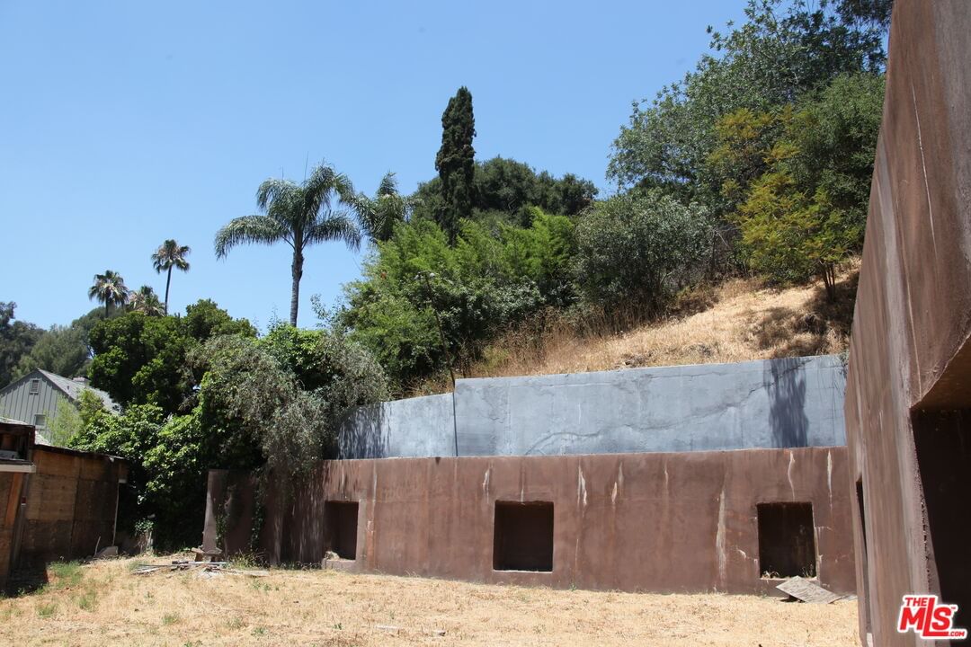 Benedict Canyon photo 19