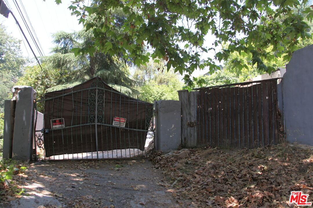 Benedict Canyon photo 5