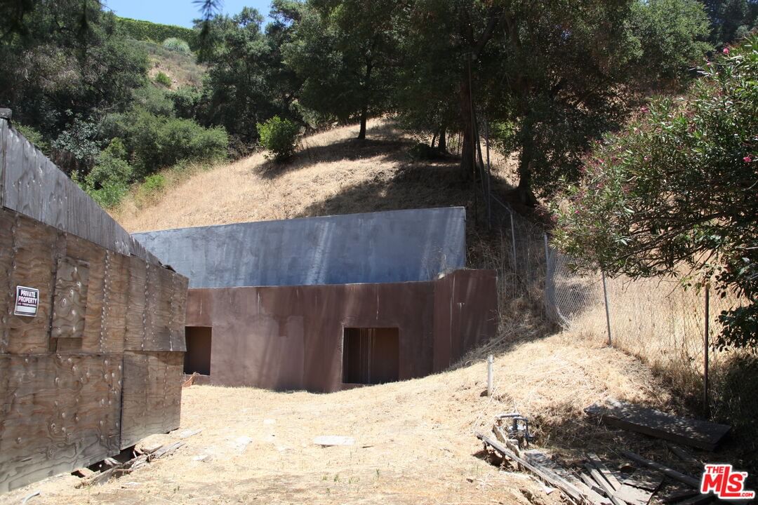 Benedict Canyon photo 8