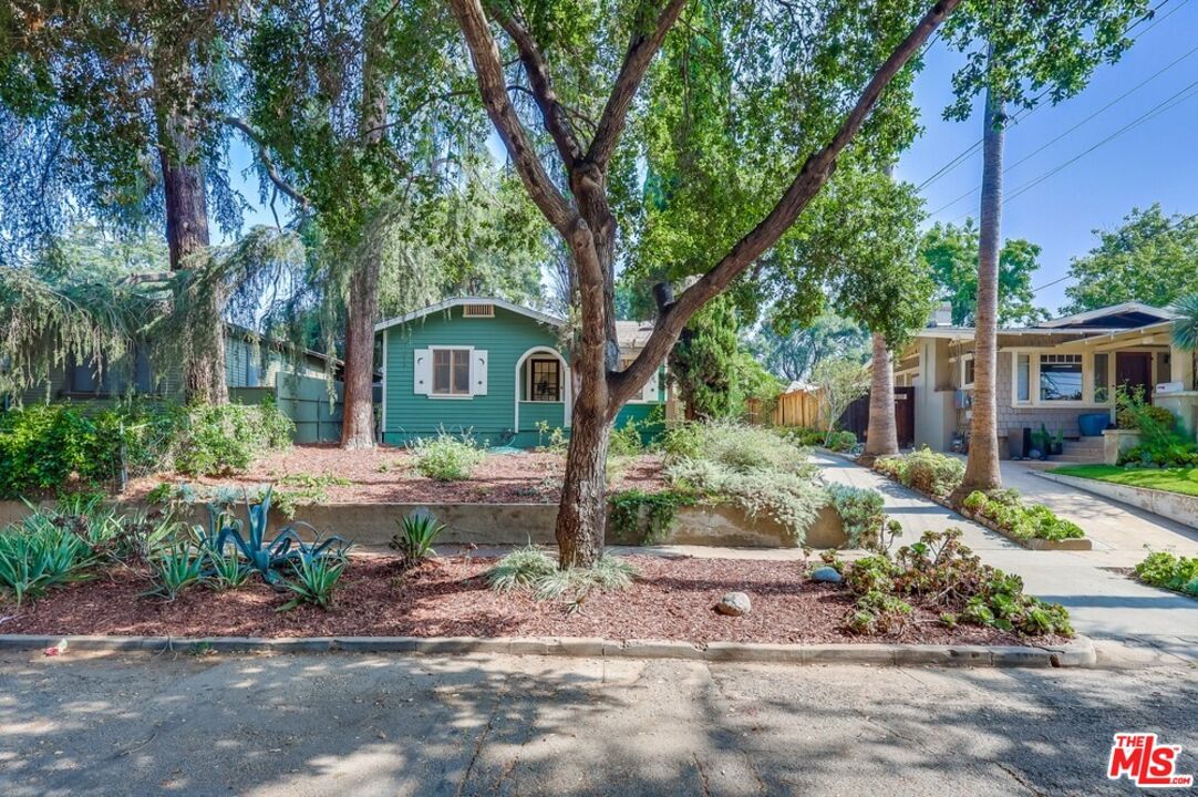 Claremont photo 1