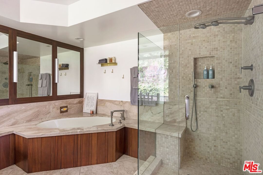 Villa Heights photo 17