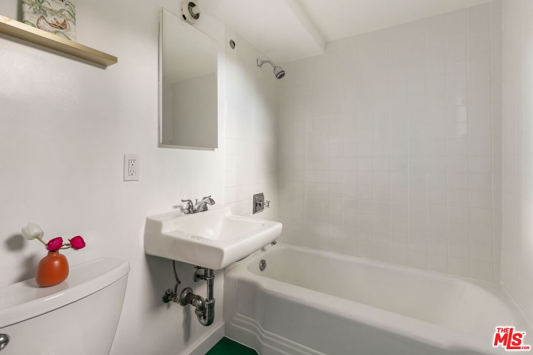 Villa Heights photo 24