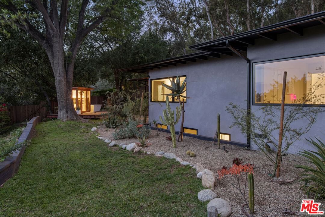Villa Heights photo 33
