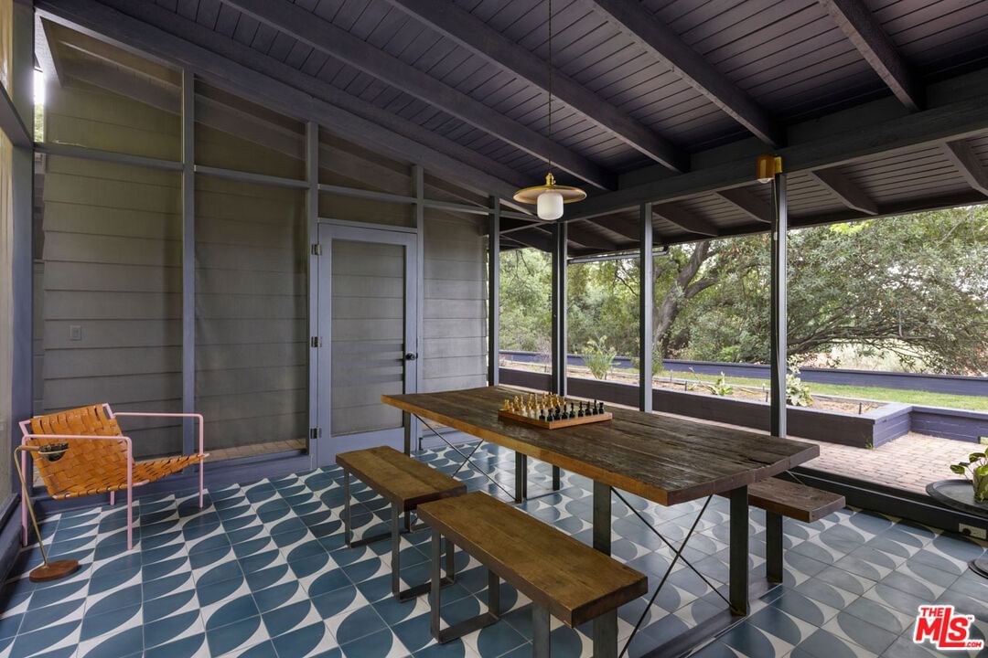 Villa Heights photo 9