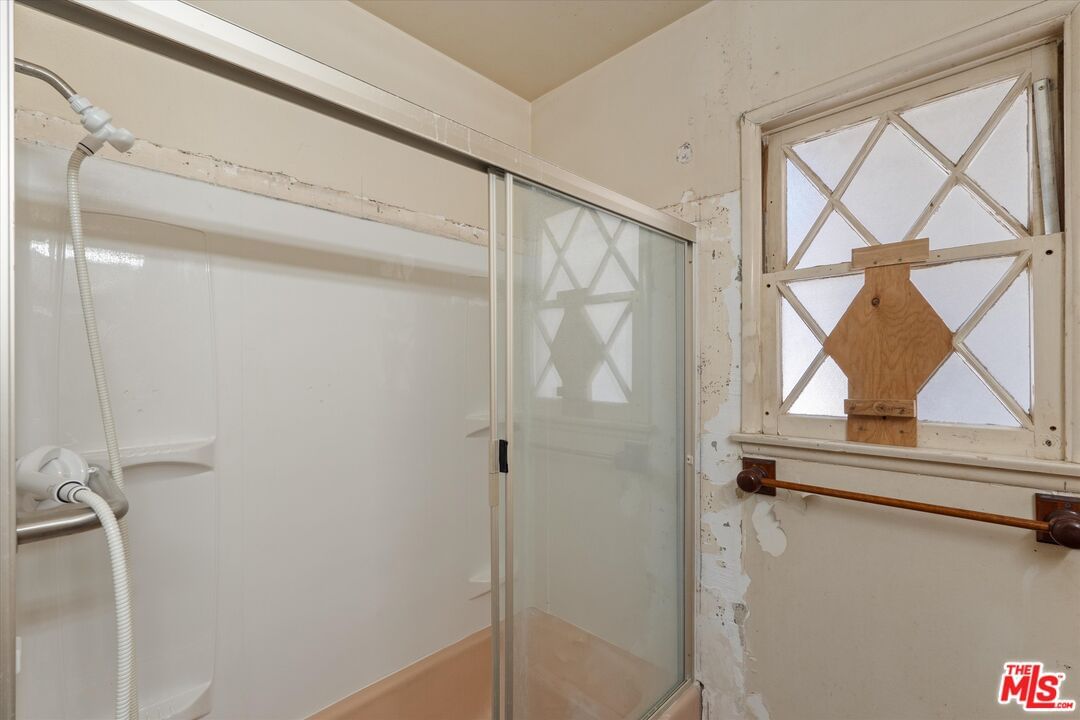 Baltar photo 18