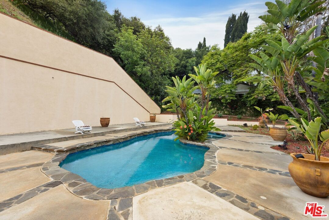 Benedict Canyon photo 52