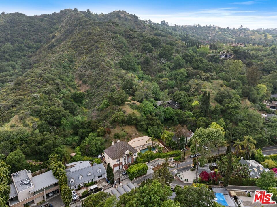 Benedict Canyon photo 60
