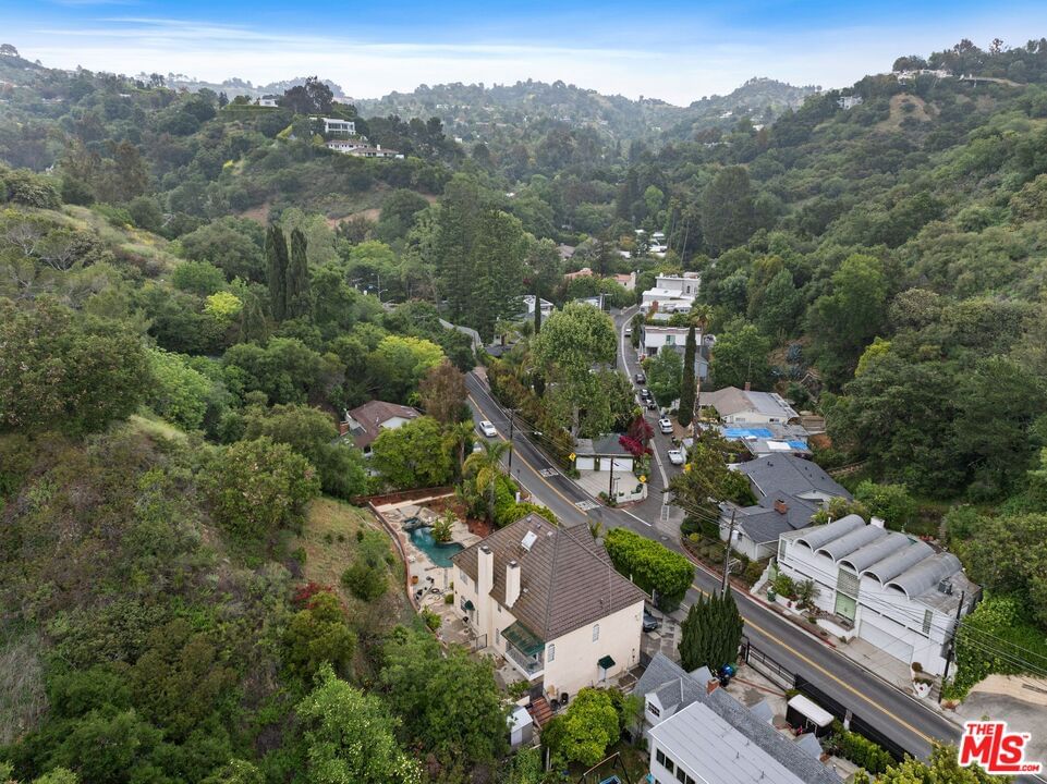 Benedict Canyon photo 63