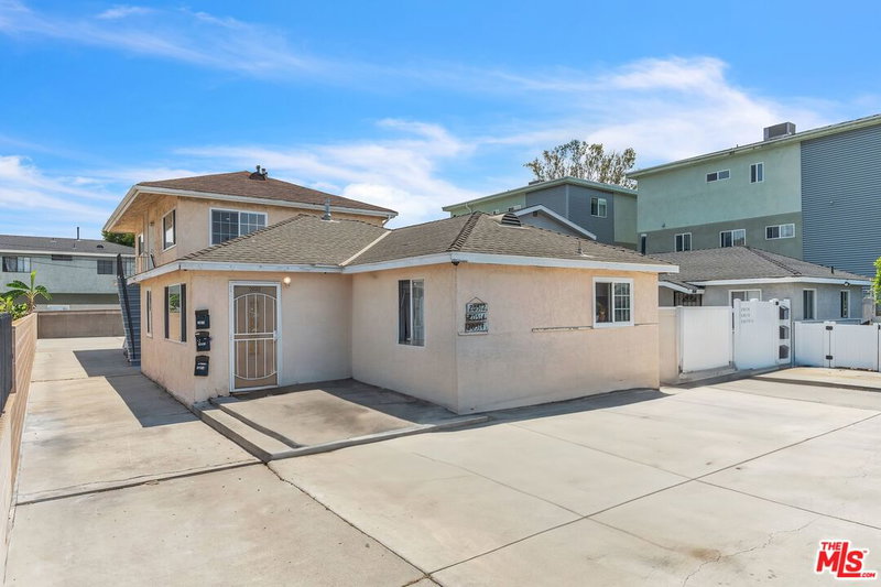 20512 Western Ave