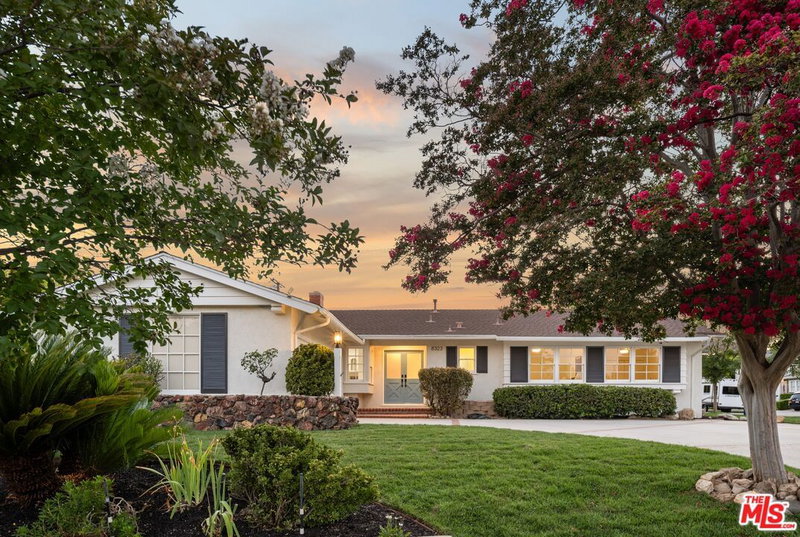 8323 Gustav Ln