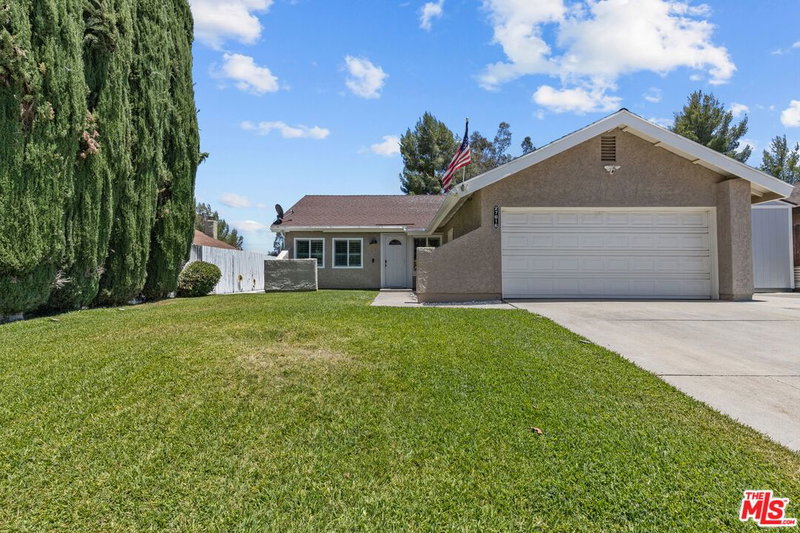 27616 Maple Ridge Cir