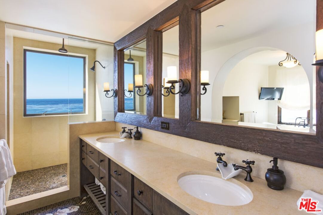 Escondido Beach photo 23