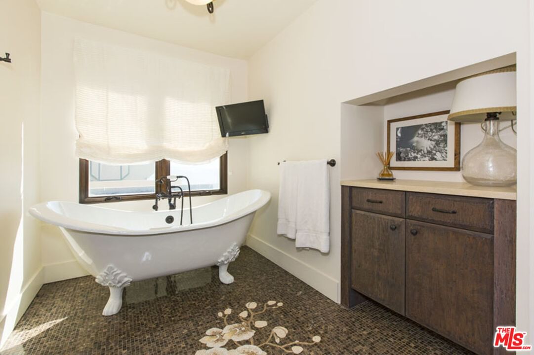 Escondido Beach photo 24