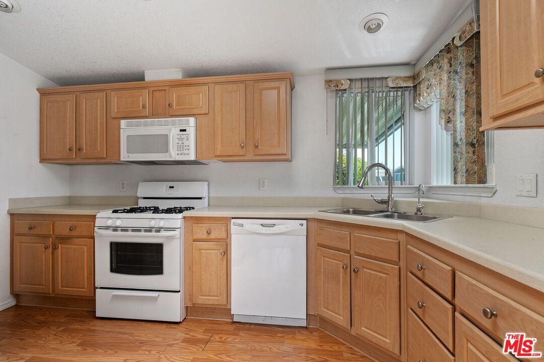 Avalon photo 14