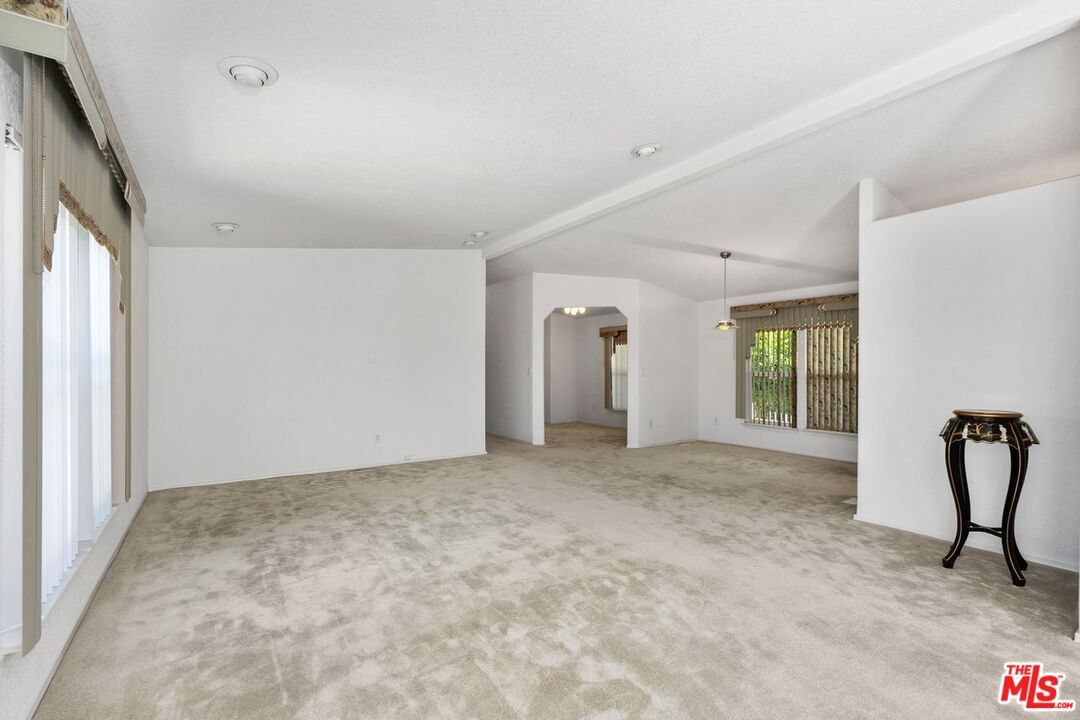 Avalon photo 19