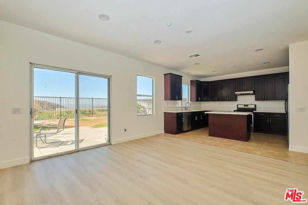 Valley Vista photo 5