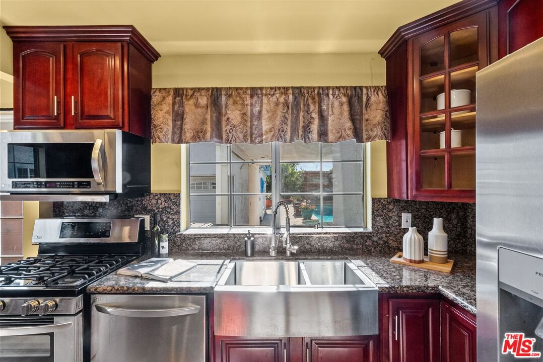 Willowcrest photo 19
