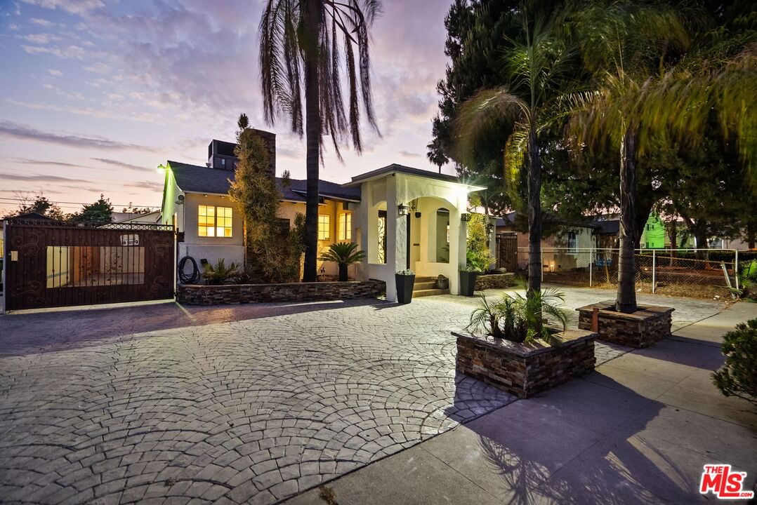 Willowcrest photo 2