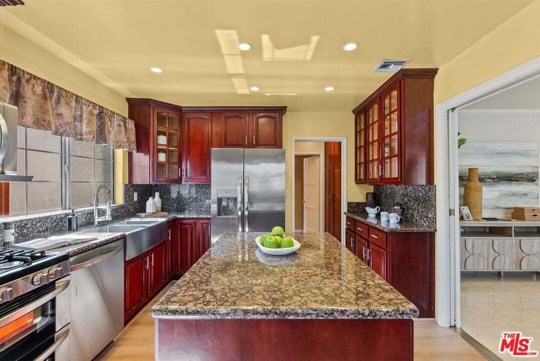 Willowcrest photo 22