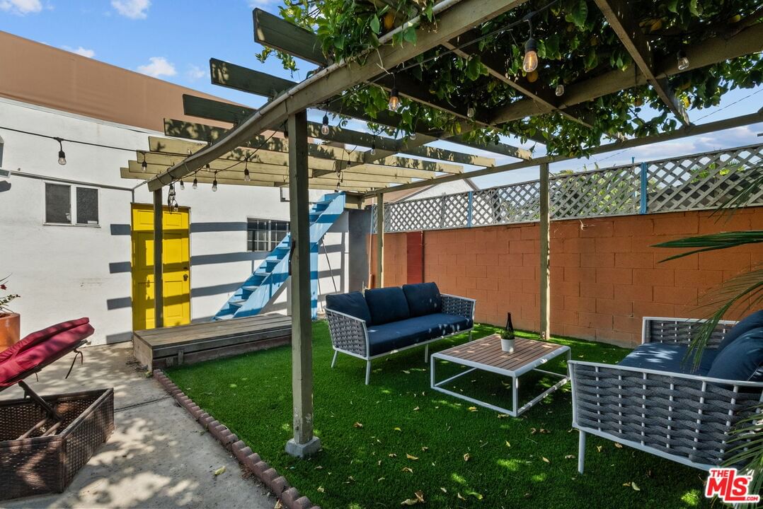 Willowcrest photo 44