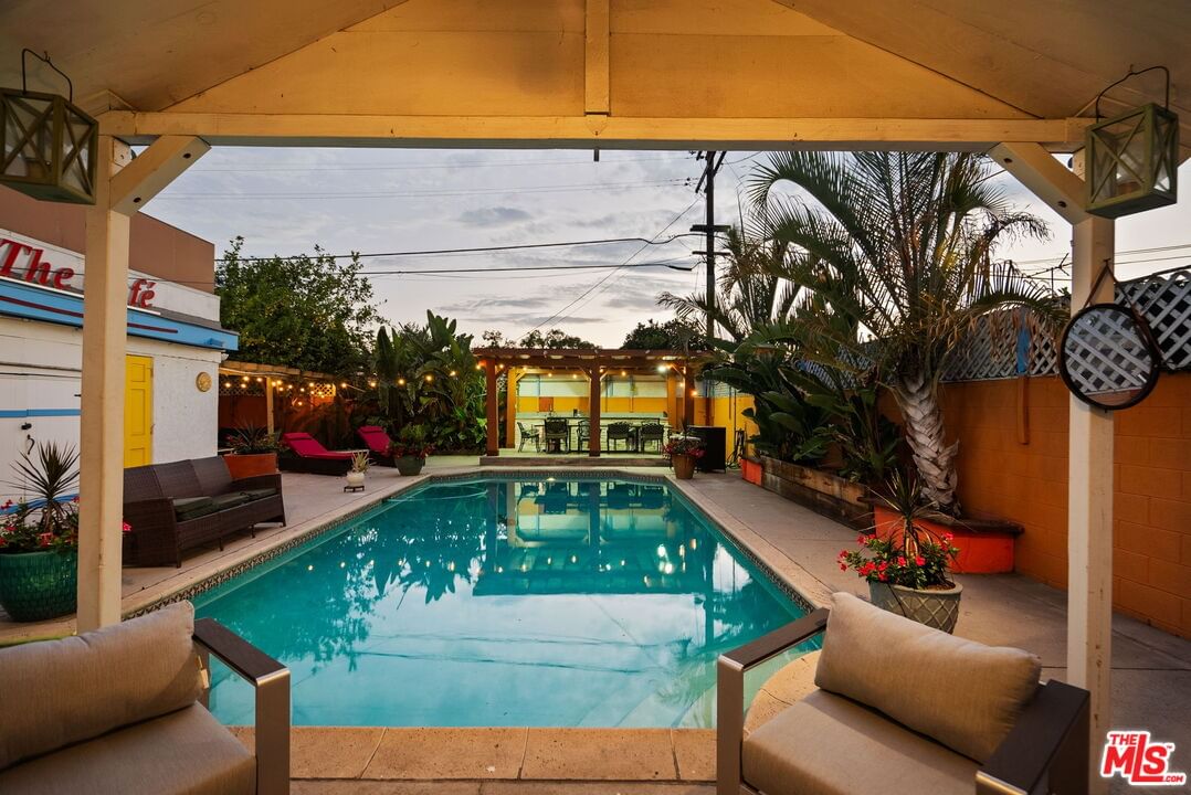 Willowcrest photo 5
