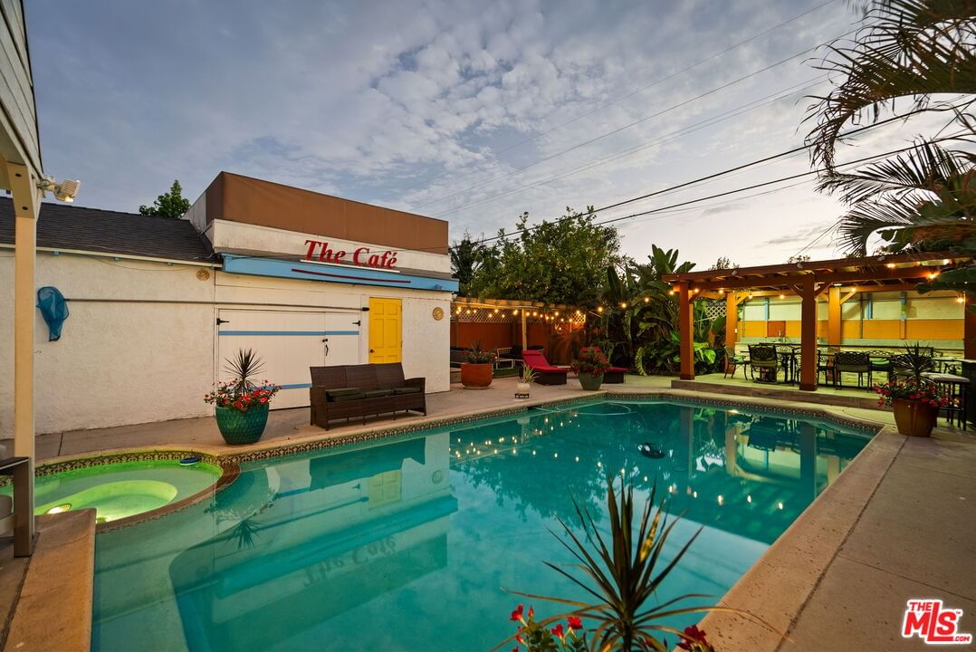 Willowcrest photo 53