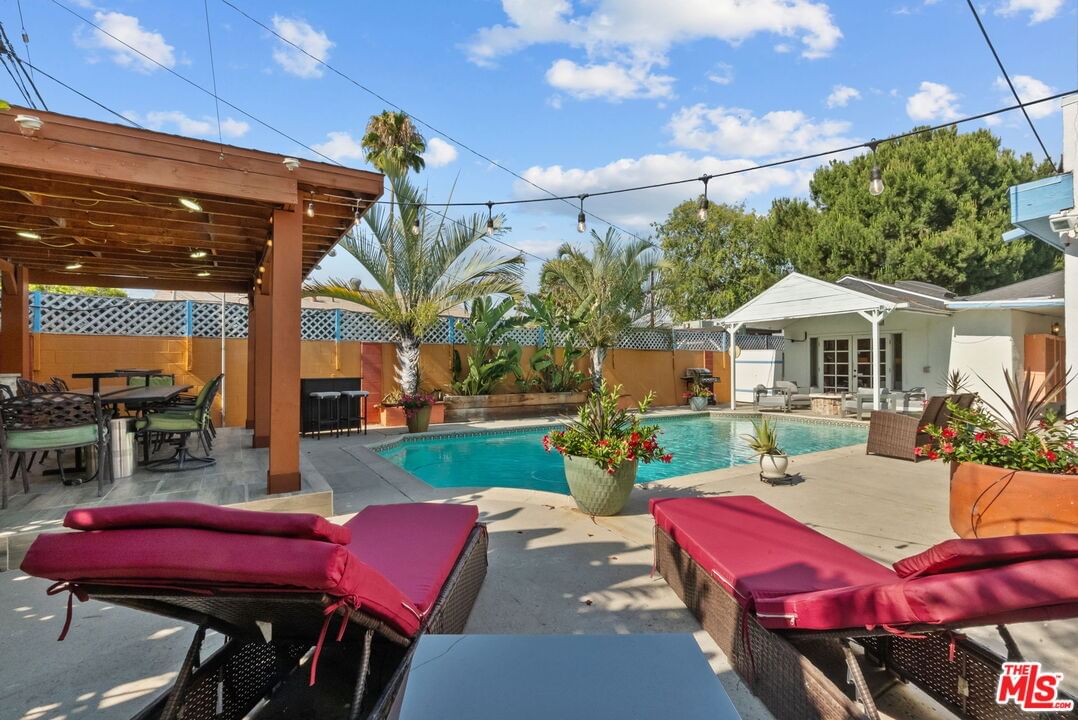 Willowcrest photo 6