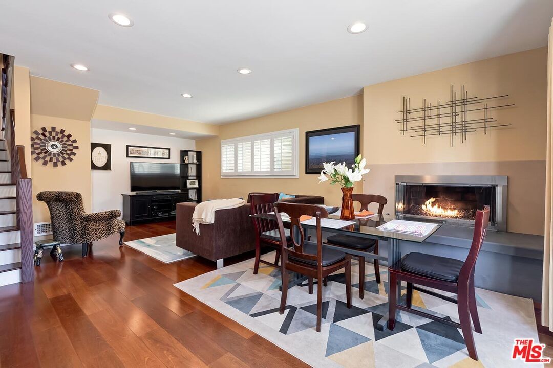 Sycamore photo 21